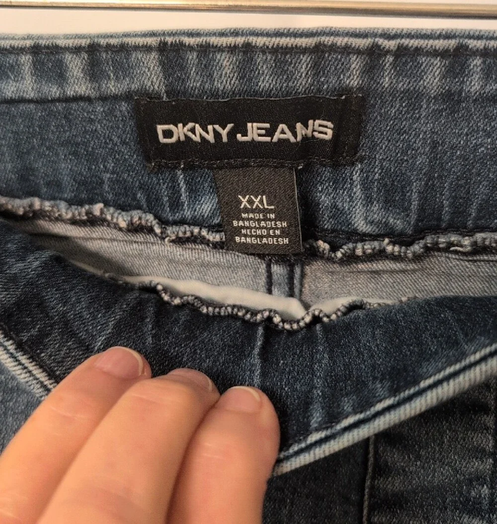 DKNY Jeans Women's XXL Pull On Elastic Waist Denim Bermuda Shorts Curvy Comfort